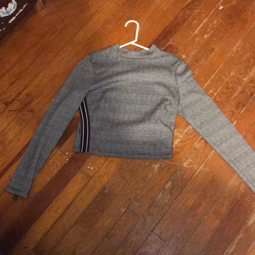 Mock neck crop top 🌟